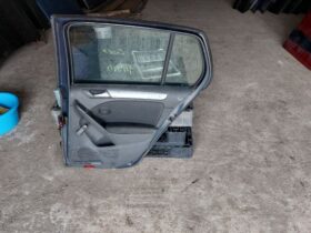 VW Jobb hátsó Ajtó (Részeivel)