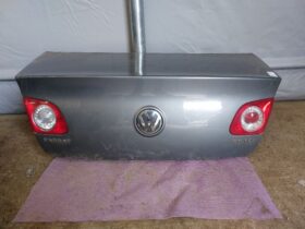 VW Csomagtérajtó (Részeivel)
