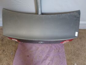VW Csomagtérajtó (Részeivel)