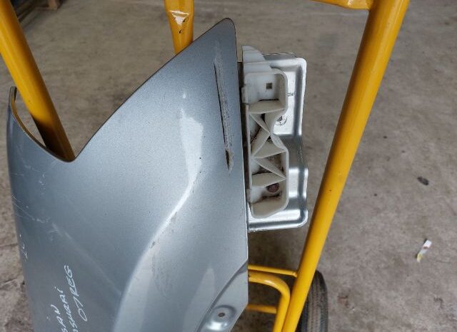 
								NISSAN Jobb első Sárvédő full									