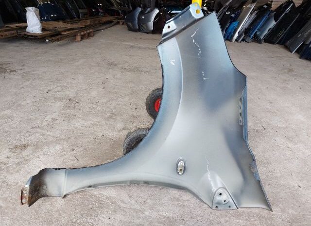 
								SUZUKI Jobb első Sárvédő full									