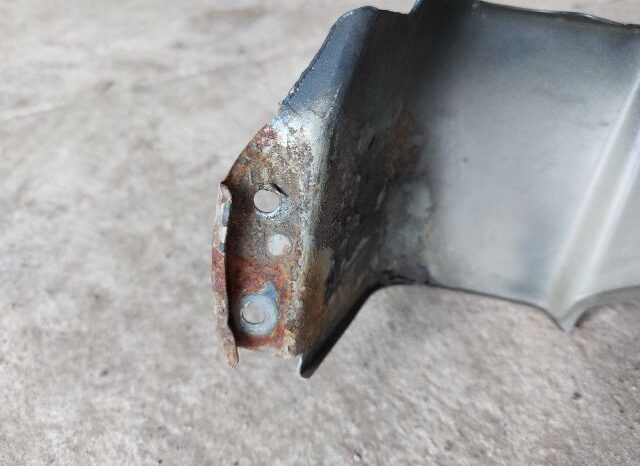 
								SUZUKI Jobb első Sárvédő full									