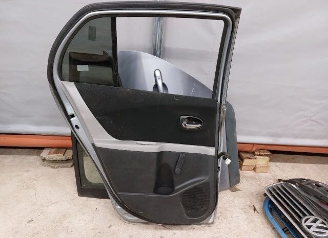 
								TOYOTA Bal hátsó Ajtó (Részeivel) full									