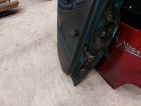 TOYOTA Bal hátsó Ajtó (Részeivel)