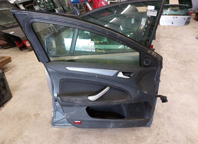 
								FORD Bal első Ajtó (Részeivel) full									