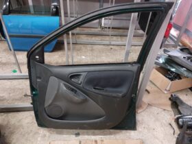 TOYOTA Jobb első Ajtó (Részeivel)