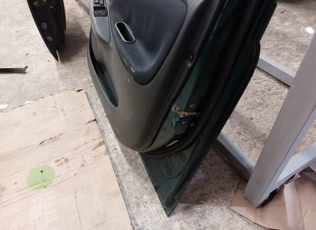 
								TOYOTA Jobb első Ajtó (Részeivel) full									