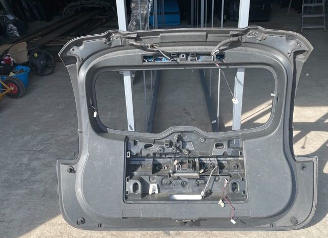 
								MAZDA Csomagtérajtó (Üres lemez) full									