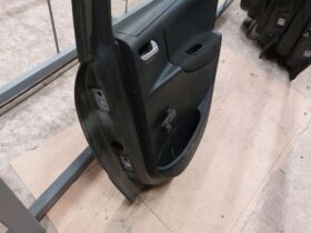 PEUGEOT Jobb hátsó Ajtó (Részeivel)