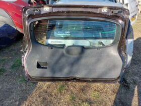 NISSAN Csomagtérajtó (Részeivel)