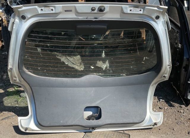 
								TOYOTA Csomagtérajtó (Részeivel) full									
