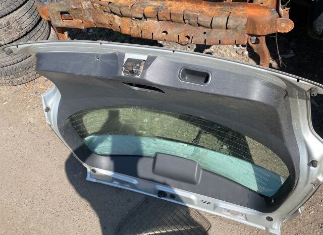 
								TOYOTA Csomagtérajtó (Részeivel) full									
