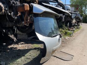 TOYOTA Csomagtérajtó (Részeivel)