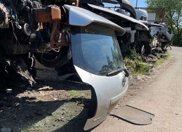 
								TOYOTA Csomagtérajtó (Részeivel) full									