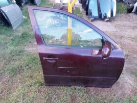 SKODA Jobb első Ajtó (Részeivel)