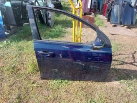 VW Jobb első Ajtó (Részeivel)