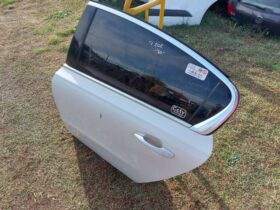 PEUGEOT Bal hátsó Ajtó (Részeivel)