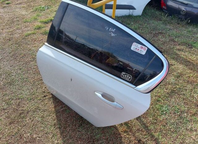 
								PEUGEOT Bal hátsó Ajtó (Részeivel) full									