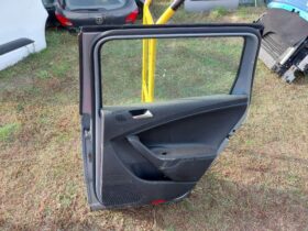 VW Jobb hátsó Ajtó (Részeivel)