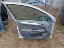 
										OPEL Bal első Ajtó (Részeivel) full									