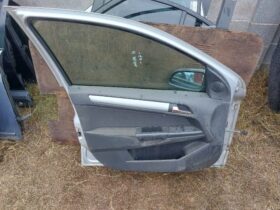 OPEL Bal első Ajtó (Részeivel)