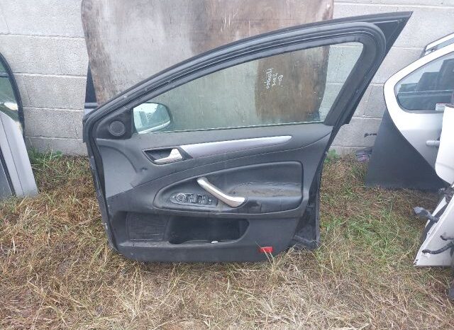 
								FORD Jobb első Ajtó (Részeivel) full									