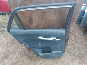 TOYOTA Bal hátsó Ajtó (Részeivel)