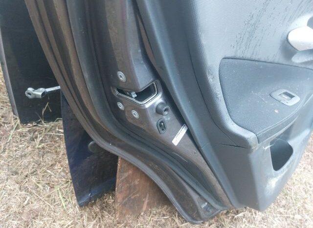 
								TOYOTA Bal hátsó Ajtó (Részeivel) full									