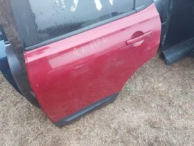 NISSAN Bal hátsó Ajtó (Részeivel)