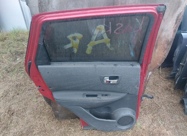 
								NISSAN Bal hátsó Ajtó (Részeivel) full									