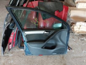VW Bal első Ajtó (Részeivel)