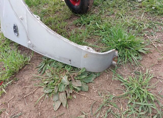 
								SUZUKI Jobb első Sárvédő full									