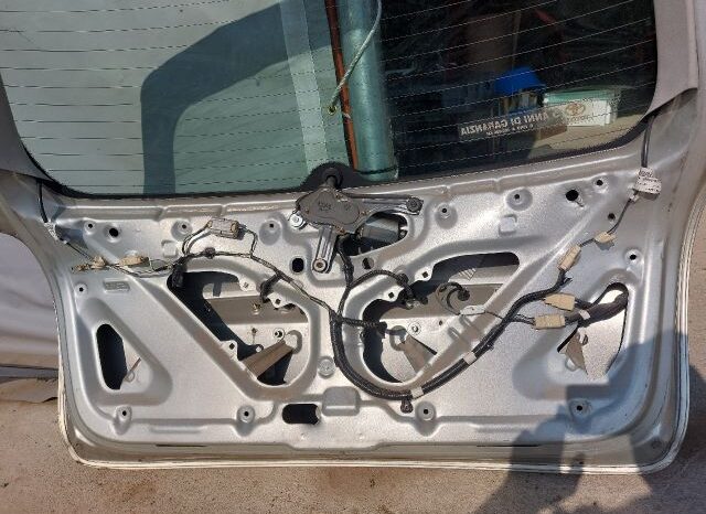 
								TOYOTA Csomagtérajtó (Részeivel) full									