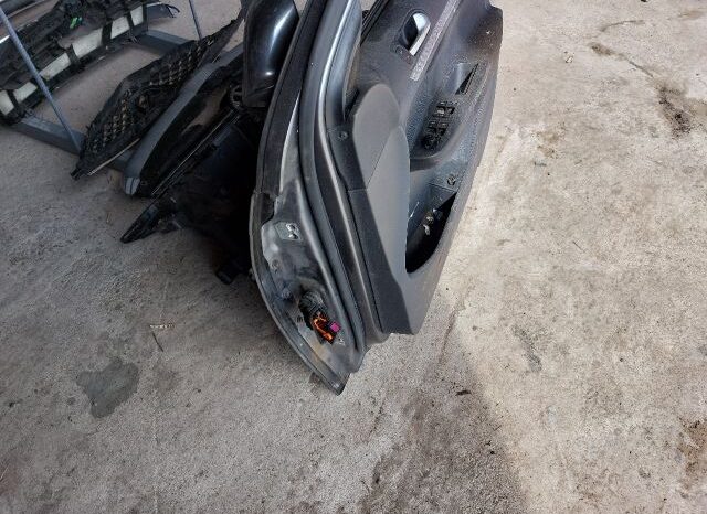 
								VW Jobb első Ajtó (Részeivel) full									