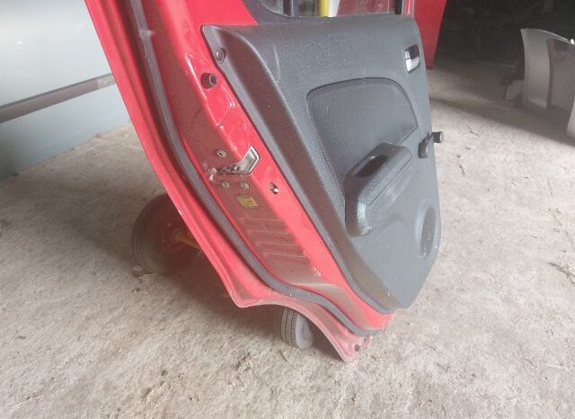 
								OPEL Bal hátsó Ajtó (Részeivel) full									