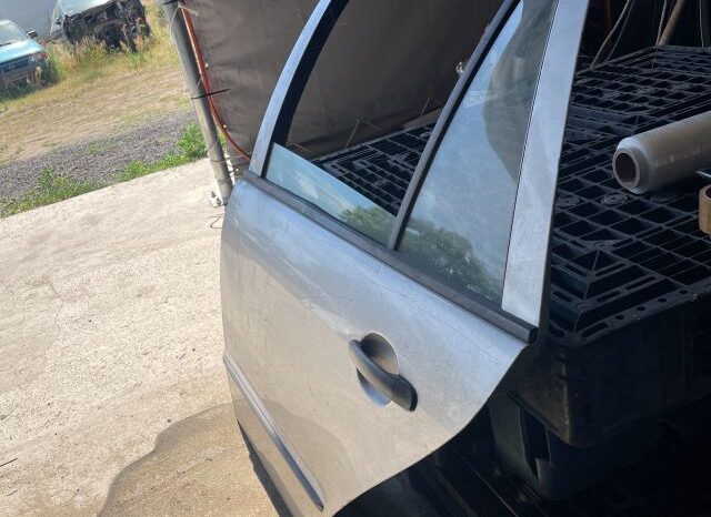 
								SKODA Bal hátsó Ajtó (Részeivel) full									