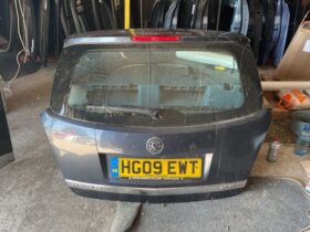 OPEL Csomagtérajtó (Részeivel)
