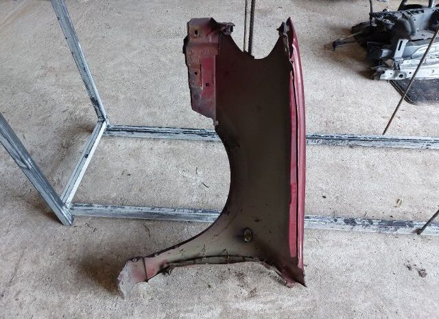 
								NISSAN Jobb első Sárvédő full									