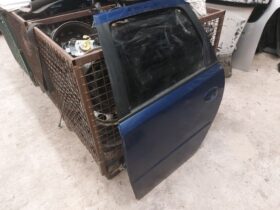OPEL Bal hátsó Ajtó (Részeivel)