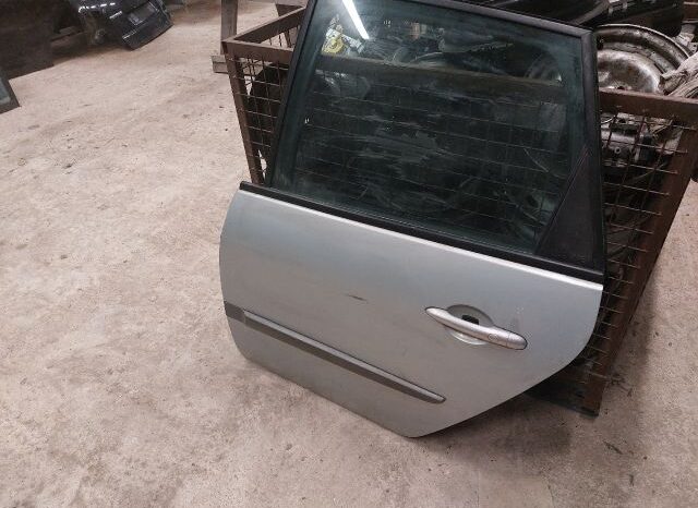 
								RENAULT Bal hátsó Ajtó (Részeivel) full									