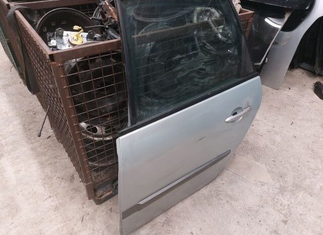 
								RENAULT Bal hátsó Ajtó (Részeivel) full									
