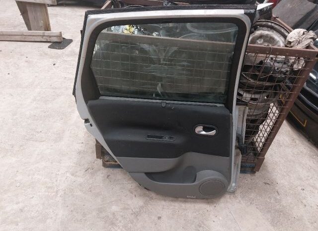 
								RENAULT Bal hátsó Ajtó (Részeivel) full									