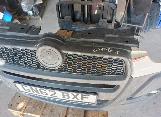 
								FIAT Első Lökhárító (Részeivel) full									