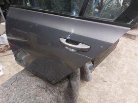 VW Bal hátsó Ajtó (Részeivel)