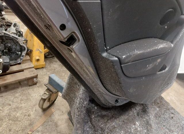 
								VW Bal hátsó Ajtó (Részeivel) full									
