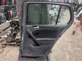 VW Jobb hátsó Ajtó (Részeivel)