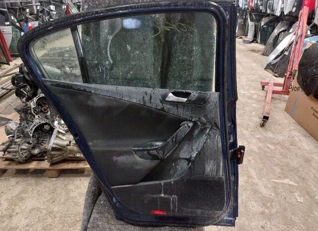 
								VW Bal hátsó Ajtó (Részeivel) full									