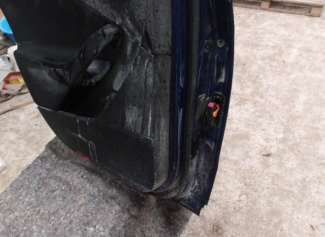 
								VW Bal hátsó Ajtó (Részeivel) full									