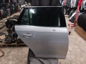 VW Jobb hátsó Ajtó (Részeivel)