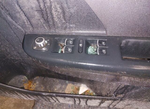 
								VW Jobb első Ajtó (Részeivel) full									